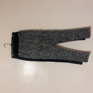 Cw classic skinny pants size med black/ gray cheetah